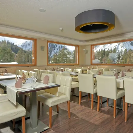 Hotel Edelweiss 3*